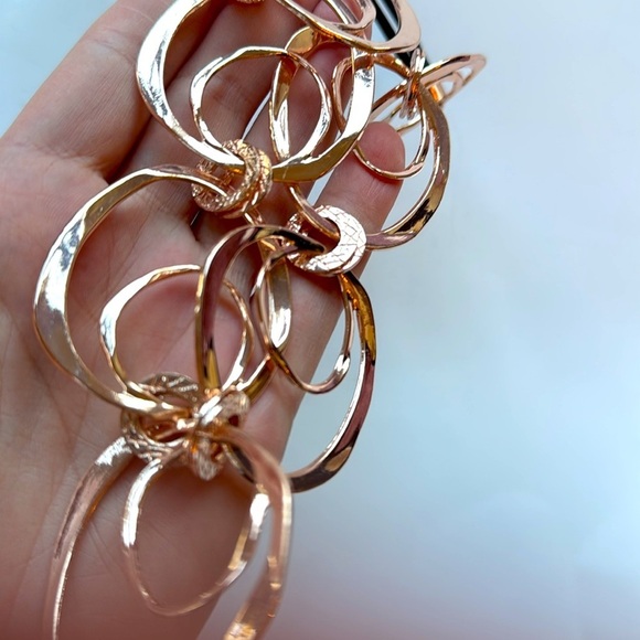 Elegant Rose Gold Circle Link Necklace - Picture 5 of 5